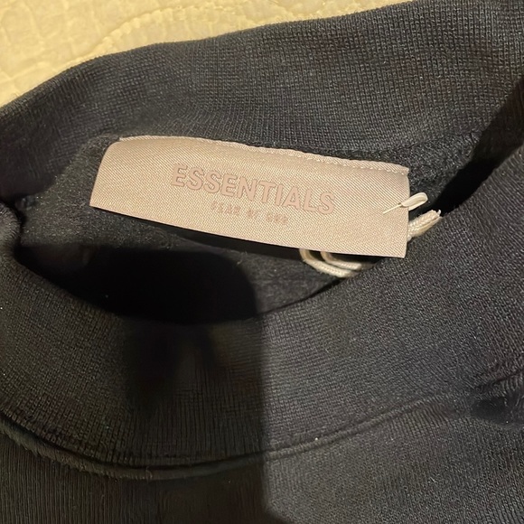 Essentials Men’s Crewneck - Picture 3 of 5